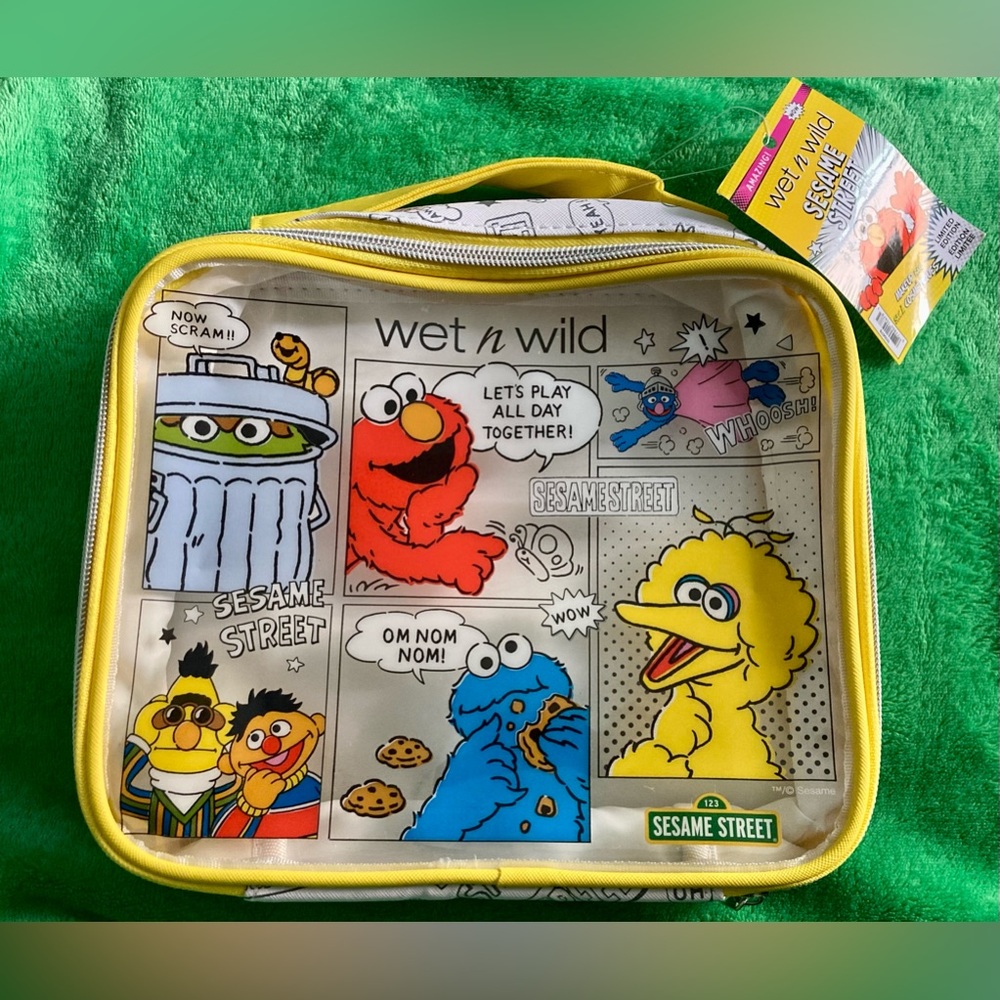Wet N Wild Sesame Street Makeup Bag - Picture 1 of 10